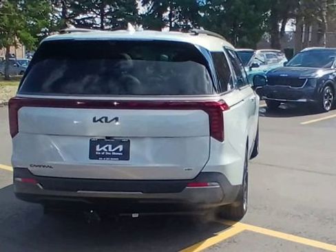 New 2026 Kia Carnival SX Prestige FWD image 2