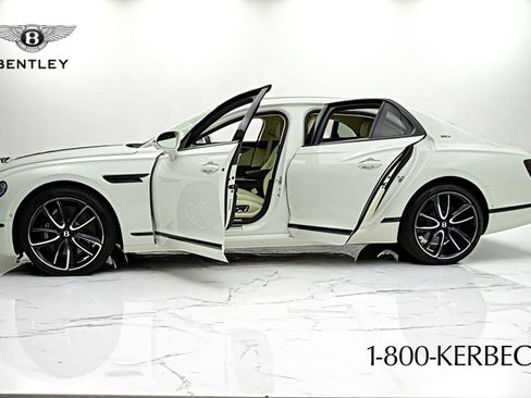 Used 2024 Bentley Flying Spur Azure AWD/4WD image 4
