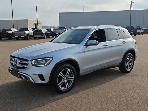 Used 2021 Mercedes-Benz GLC 300 image 4