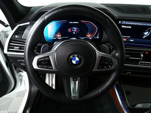 Used 2022 BMW X5 M50i w/ Executive Package image 9