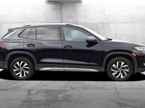 Used 2025 Volkswagen Tiguan S AWD/4WD image 5