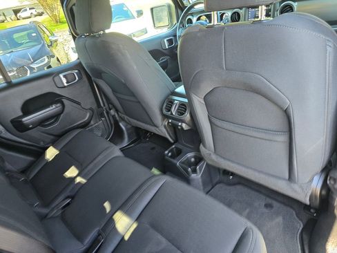 Used 2021 Jeep Gladiator Sport image 27