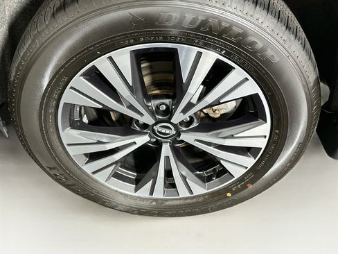 Used 2023 Nissan Rogue SV AWD/4WD image 11