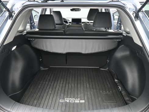 Used 2023 Toyota Corolla Cross XLE image 20