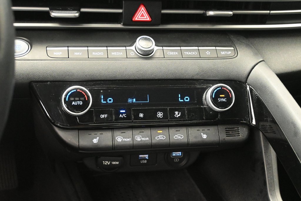Used 2023 Hyundai Elantra SEL w/ Convenience Package FWD image 18