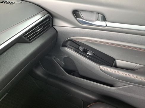 Used 2023 Nissan Altima 2.5 SR FWD image 35