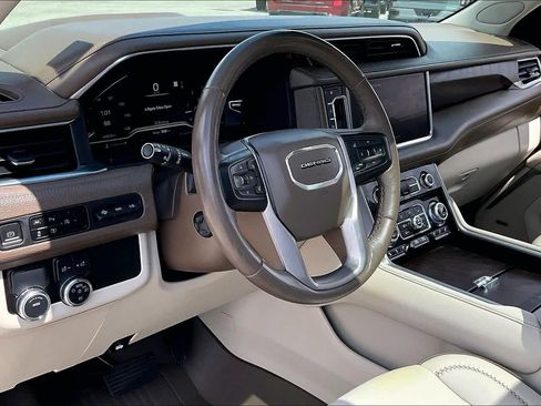 Used 2023 GMC Yukon XL Denali image 18