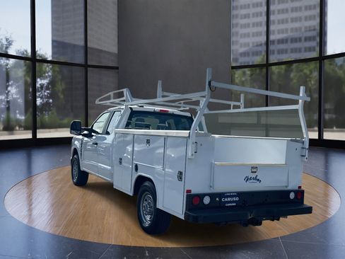 Used 2024 Ford F250 XL w/ XL Chrome Package image 5