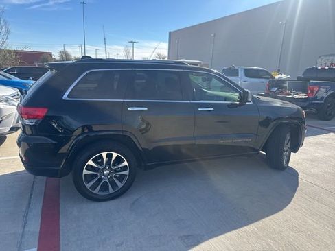 Used 2017 Jeep Grand Cherokee Overland image 3