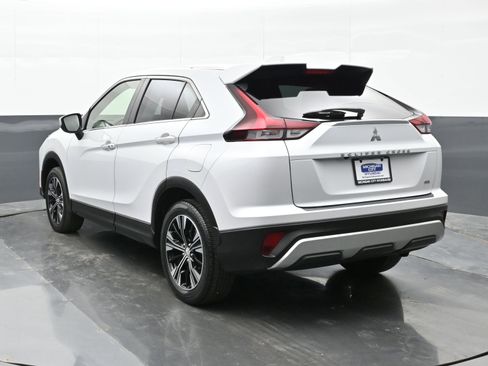 Used 2022 Mitsubishi Eclipse Cross SEL image 2