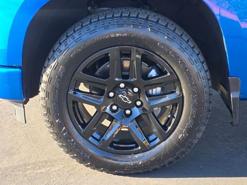 Used 2023 Chevrolet Silverado 1500 RST image 9
