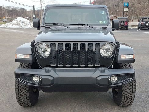 Used 2021 Jeep Gladiator Sport image 2