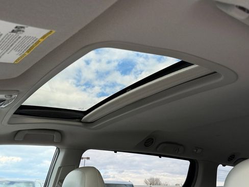 Used 2011 Toyota Sienna XLE image 28