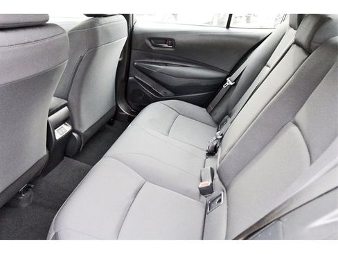 Used 2025 Toyota Corolla LE image 6