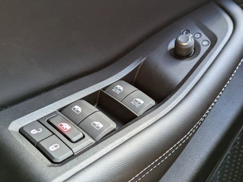 New 2025 Jeep Grand Cherokee Limited w/ Black Appearance Package image 27