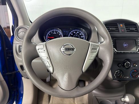 Used 2015 Nissan Versa SL image 15