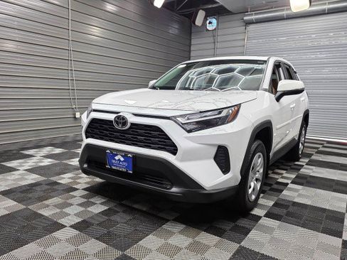 Used 2025 Toyota RAV4 LE AWD/4WD image 41