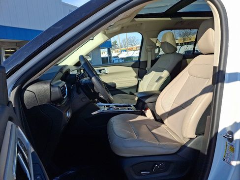 Used 2020 Ford Explorer Limited w/ Class III Trailer Tow Package image 14