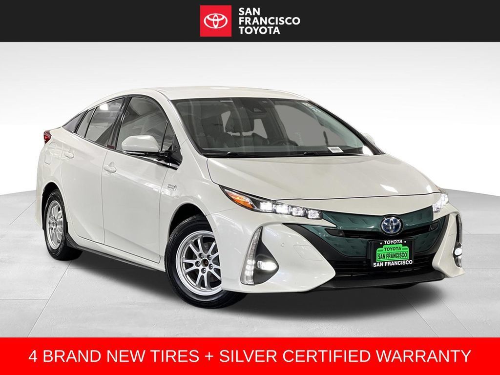 Certified 2017 Toyota Prius Prime Advanced FWD image 7