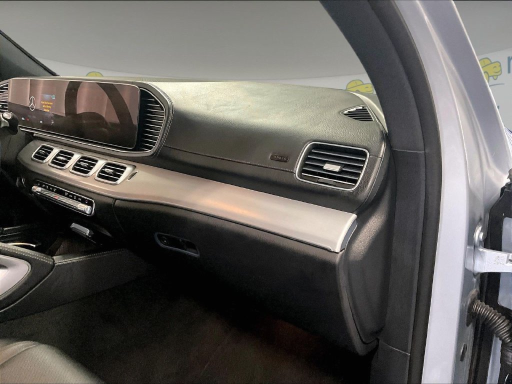 Used 2025 Mercedes-Benz GLS 450 4MATIC image 13