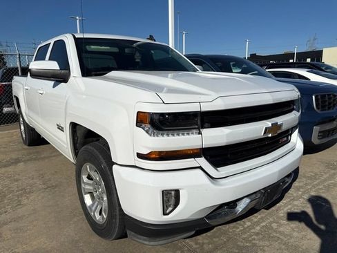 Used 2018 Chevrolet Silverado 1500 LT w/ Texas Edition AWD/4WD image 3