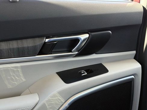 Certified 2023 Kia Telluride EX w/ EX Captain's Chair Package image 55