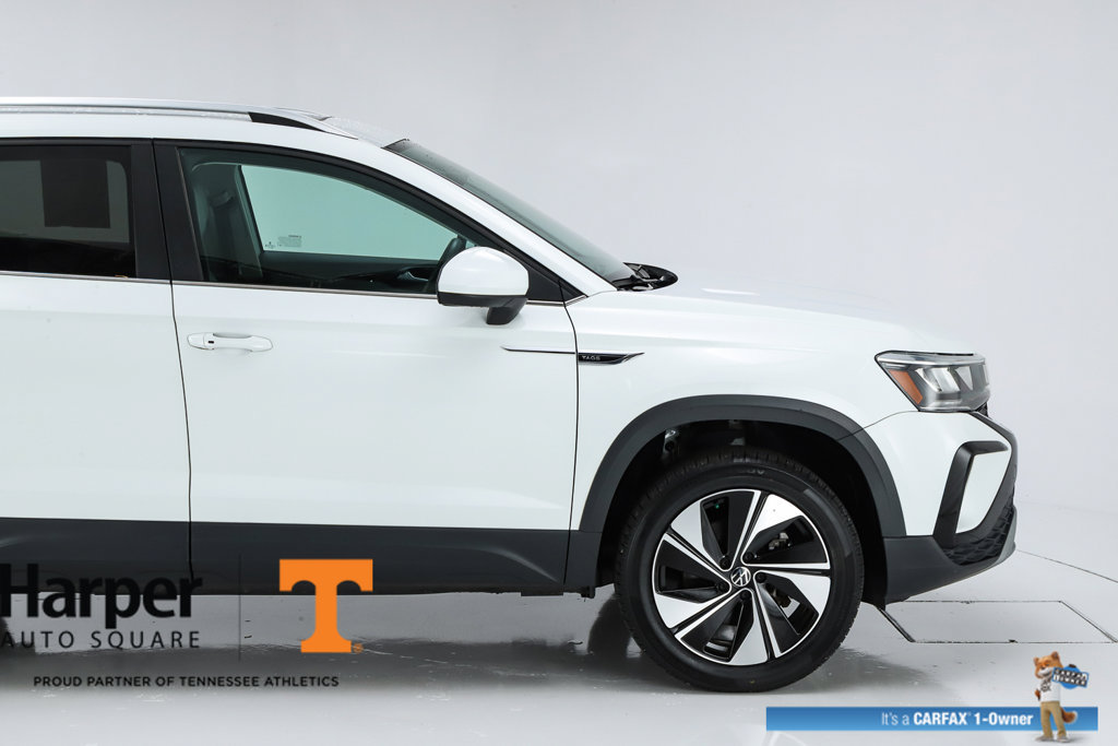 Used 2023 Volkswagen Taos SE w/ Panoramic Sunroof Package AWD/4WD image 12