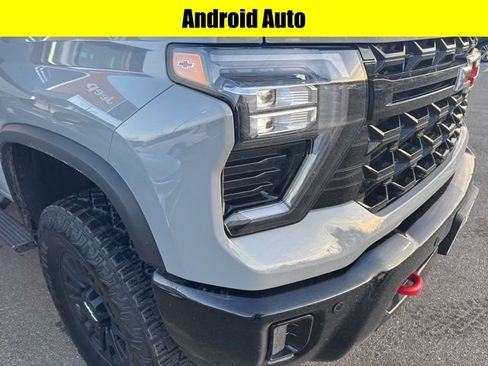 Used 2025 Chevrolet Silverado 2500 ZR2 w/ Technology Package image 6