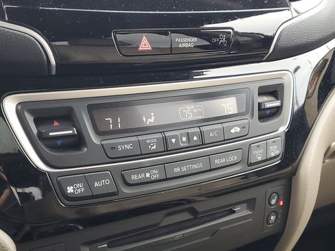 Certified 2022 Honda Pilot Elite image 31