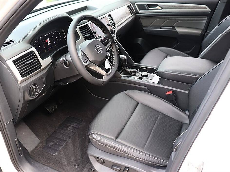 Used 2023 Volkswagen Atlas Cross Sport SE AWD/4WD image 9