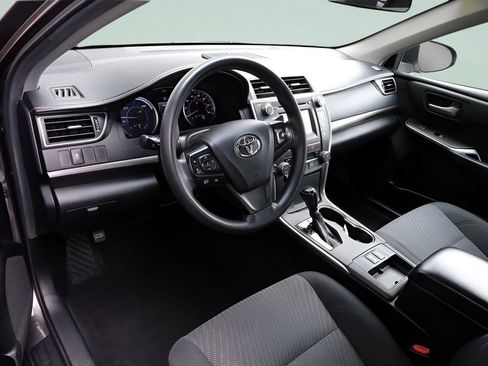 Used 2015 Toyota Camry LE FWD image 26