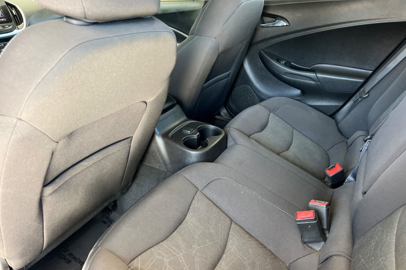 Used 2018 Chevrolet Volt LT FWD image 4