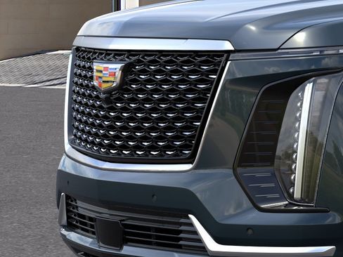 New 2026 Cadillac Escalade Luxury AWD/4WD image 13