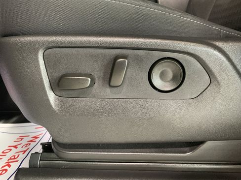 Used 2025 Chevrolet Silverado 1500 Custom RWD image 12