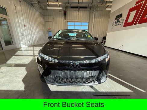 Used 2021 Toyota Corolla LE image 11