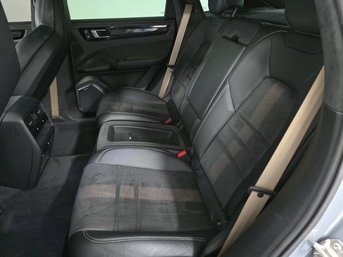 Certified 2023 Porsche Cayenne Turbo GT AWD/4WD image 26