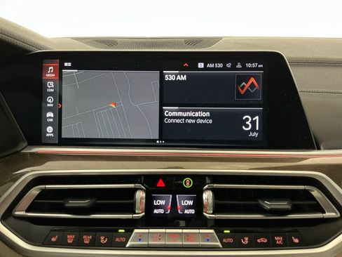 Used 2022 BMW X5 xDrive40i w/ M Sport Package AWD/4WD image 11
