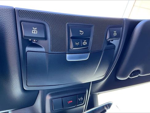 Used 2023 Mercedes-Benz E 450 Cabriolet image 32