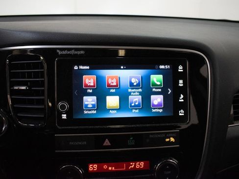 Used 2019 Mitsubishi Outlander AWD image 15