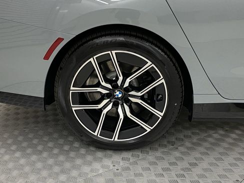 Used 2025 BMW i7 xDrive60 image 10