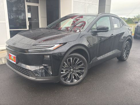 New 2026 Toyota C-HR AWD/4WD image 3