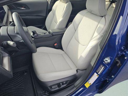 New 2026 Toyota Prius XLE FWD image 6