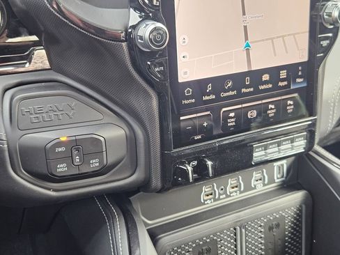 New 2026 RAM 2500 Limited AWD/4WD image 25