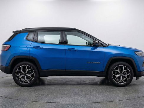 Used 2025 Jeep Compass Limited AWD/4WD image 11