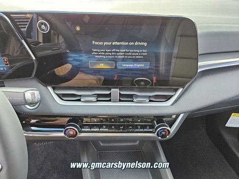 New 2026 Chevrolet Equinox LT w/ Convenience Package II FWD image 13