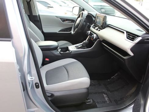 Used 2021 Toyota RAV4 XLE w/ Convenience Package AWD/4WD image 10