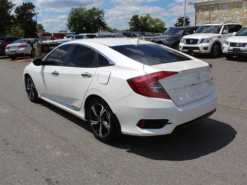 Used 2017 Honda Civic Touring image 5