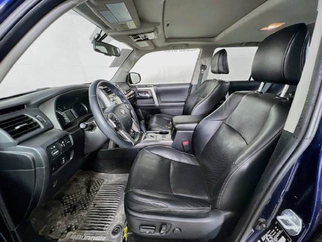 Used 2017 Toyota 4Runner Limited w/ Four Season Floor Mat Package AWD/4WD image 9