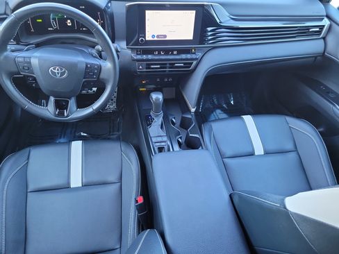 Certified 2025 Toyota Camry SE FWD image 14