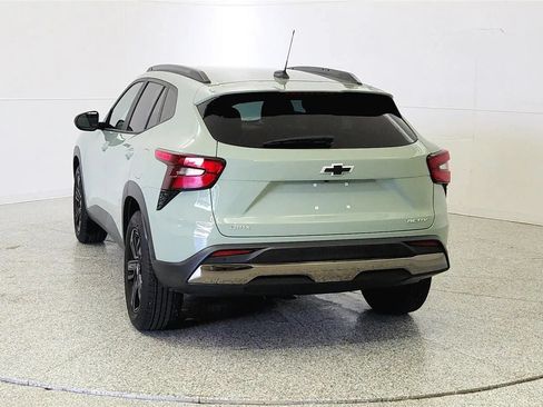 Used 2025 Chevrolet Trax ACTIV w/ Sunroof Package FWD image 6
